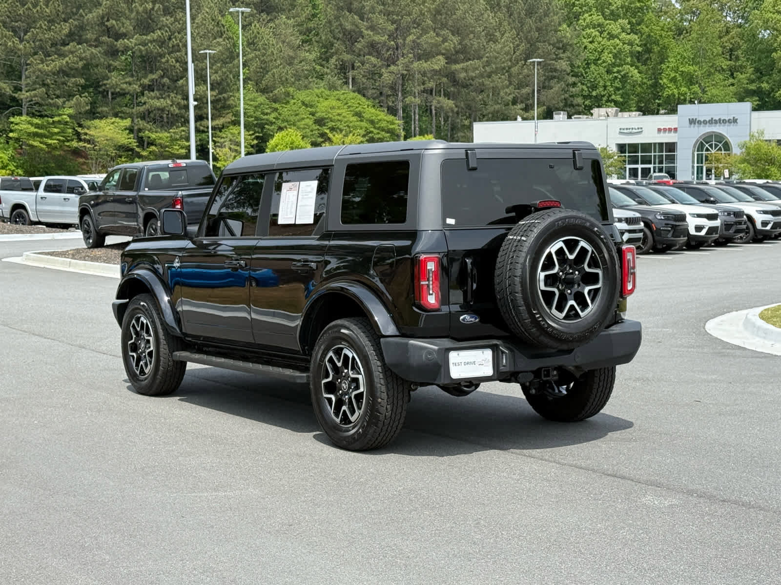 Used 2024 Ford Bronco Outer Banks image 3