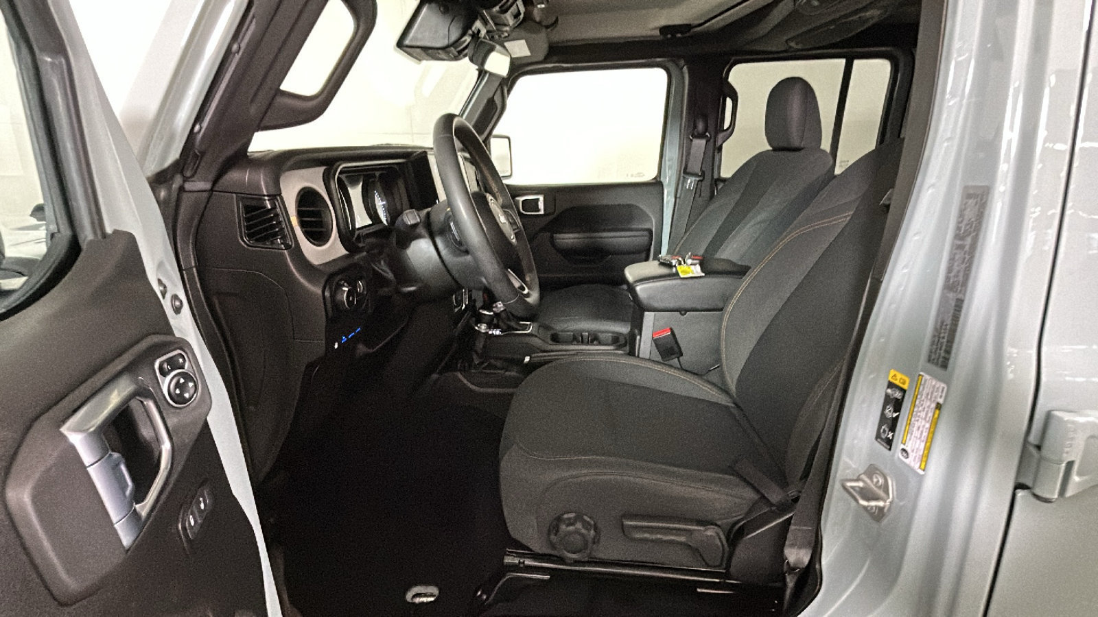 Used 2024 Jeep Wrangler Unlimited w/ Convenience Group AWD/4WD image 13