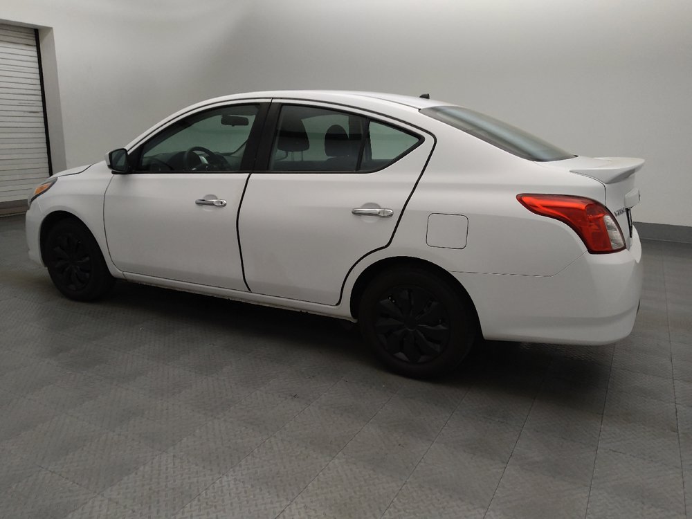 Used 2019 Nissan Versa SV FWD image 3