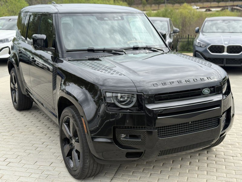 Used 2024 Land Rover Defender 110 V8 image 7