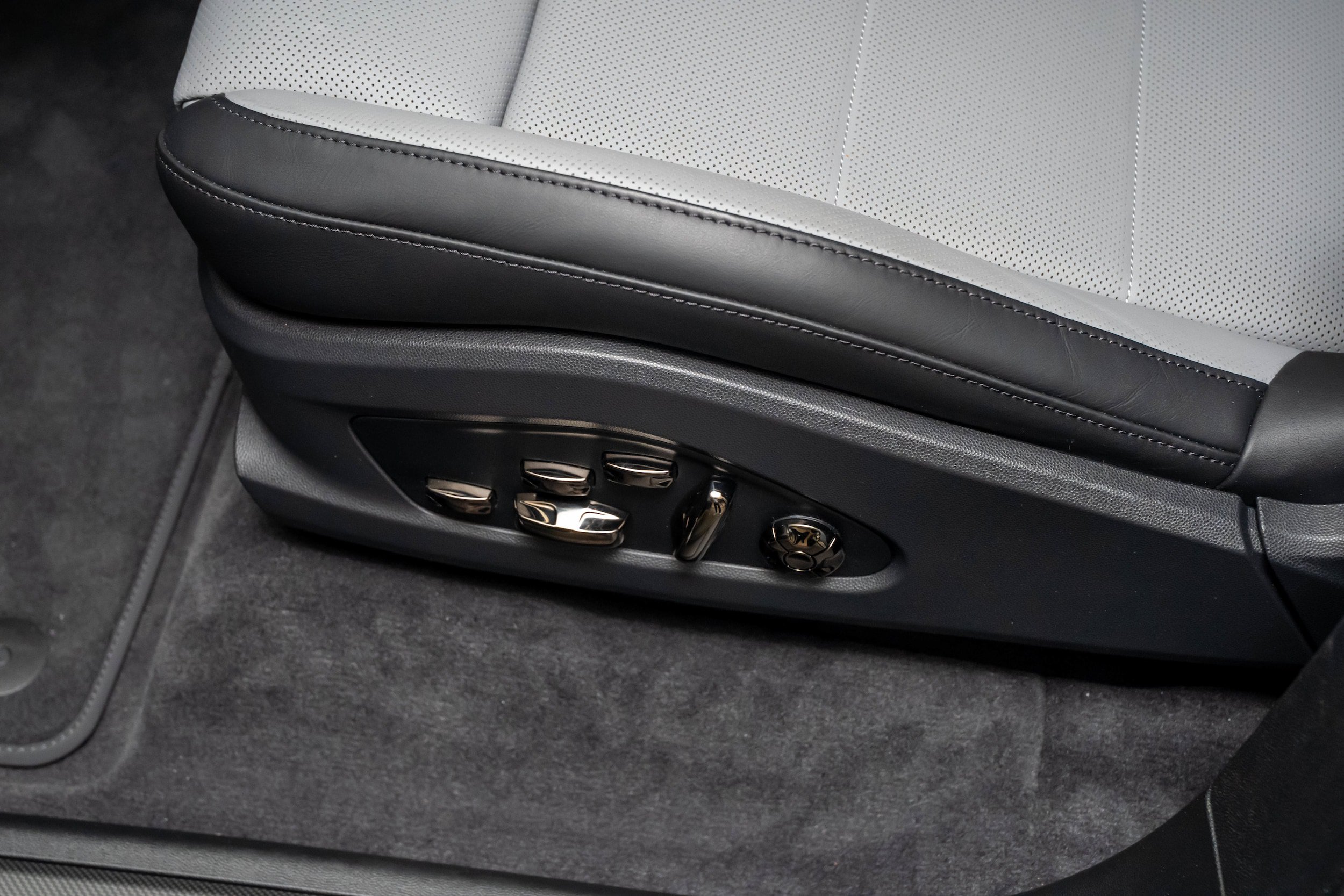 New 2026 Porsche Cayenne Turbo AWD/4WD image 27