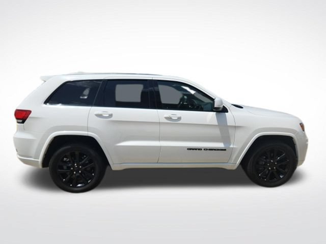 Used 2018 Jeep Grand Cherokee Altitude RWD image 10