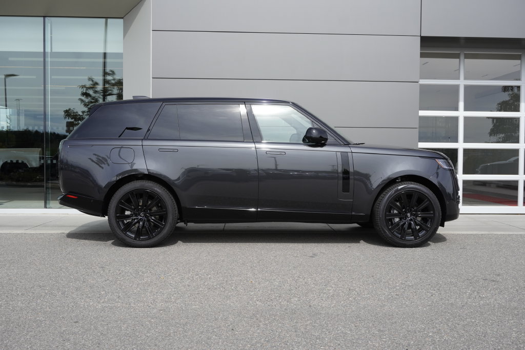 New 2027 Land Rover Range Rover Long Wheelbase SE AWD/4WD image 7