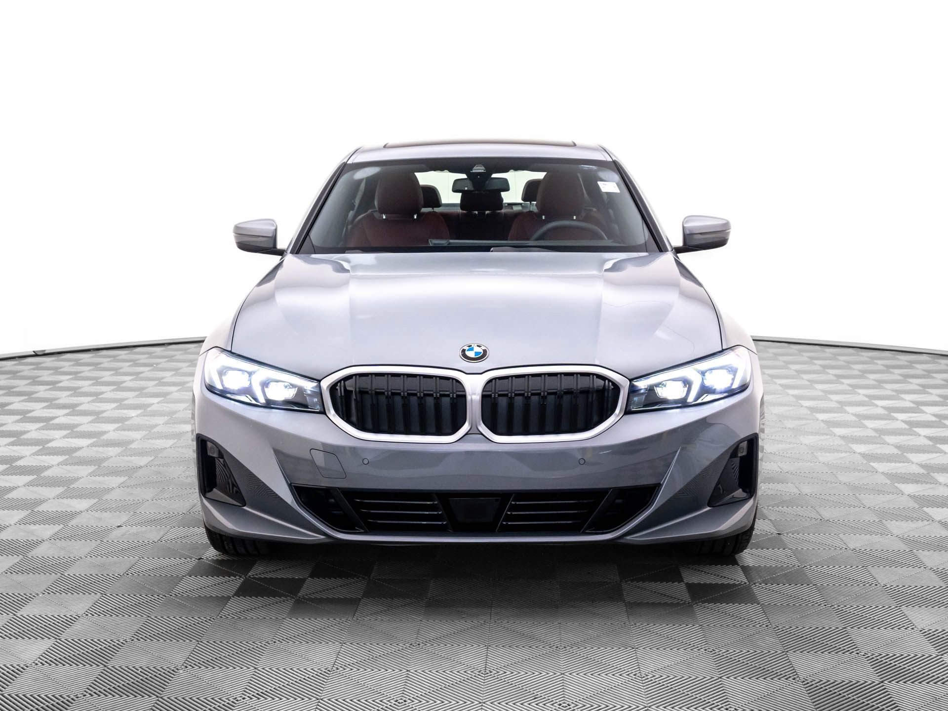 Used 2025 BMW 330i xDrive 330i xDrive w/ Driving Assistance Package image 9