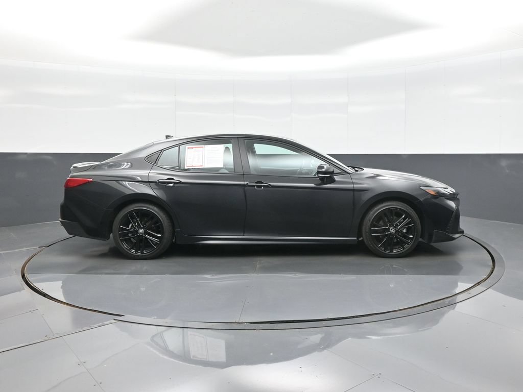 Used 2025 Toyota Camry SE FWD image 8