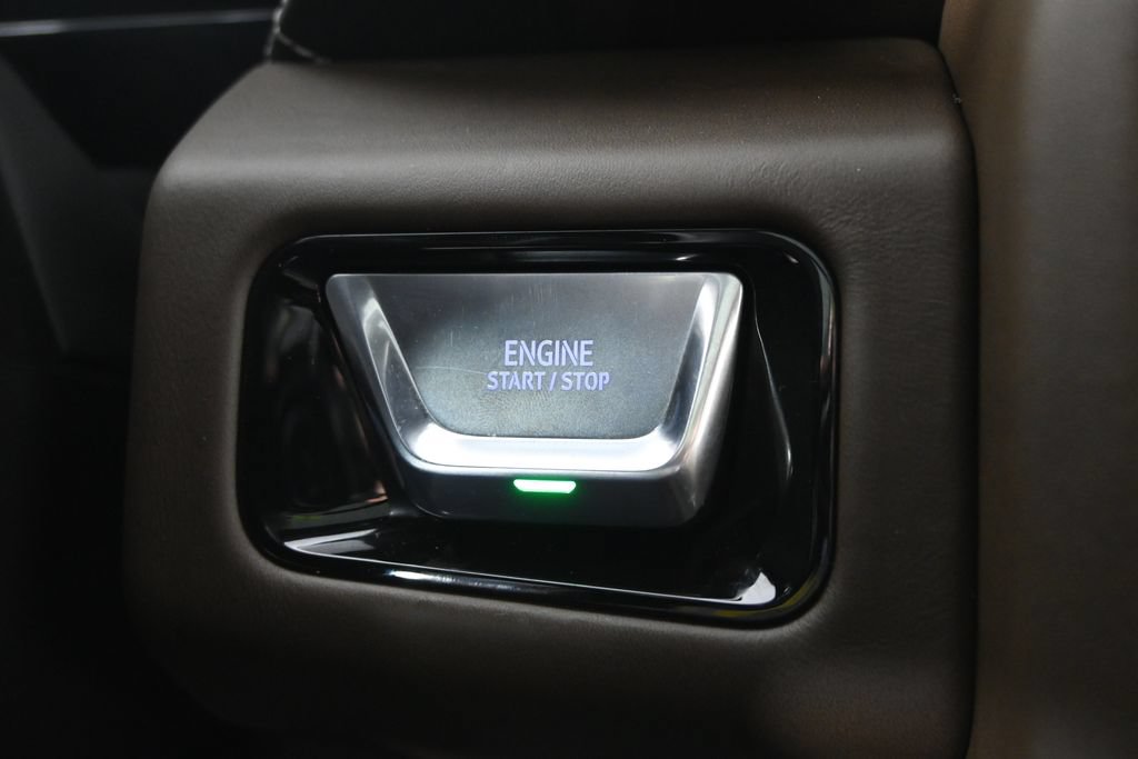 Used 2025 GMC Yukon Denali Ultimate AWD/4WD image 35