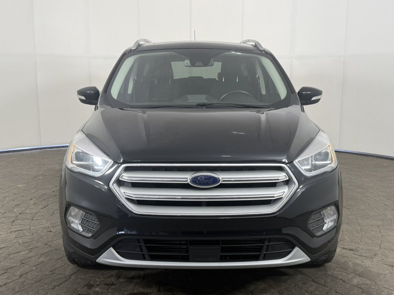 Used 2019 Ford Escape Titanium AWD/4WD image 2
