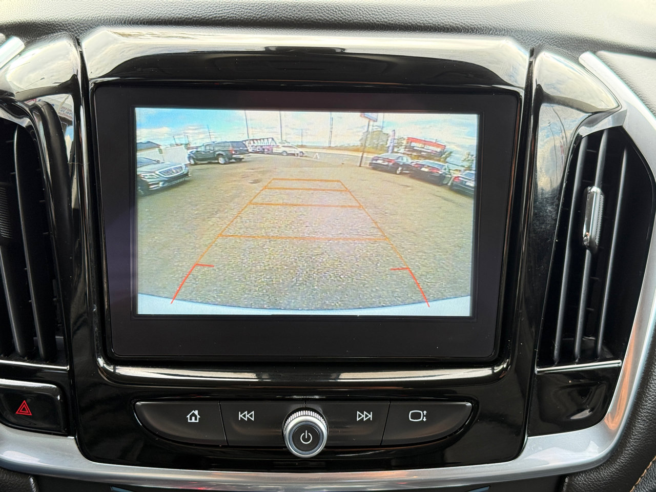 Used 2019 Chevrolet Traverse LT image 62