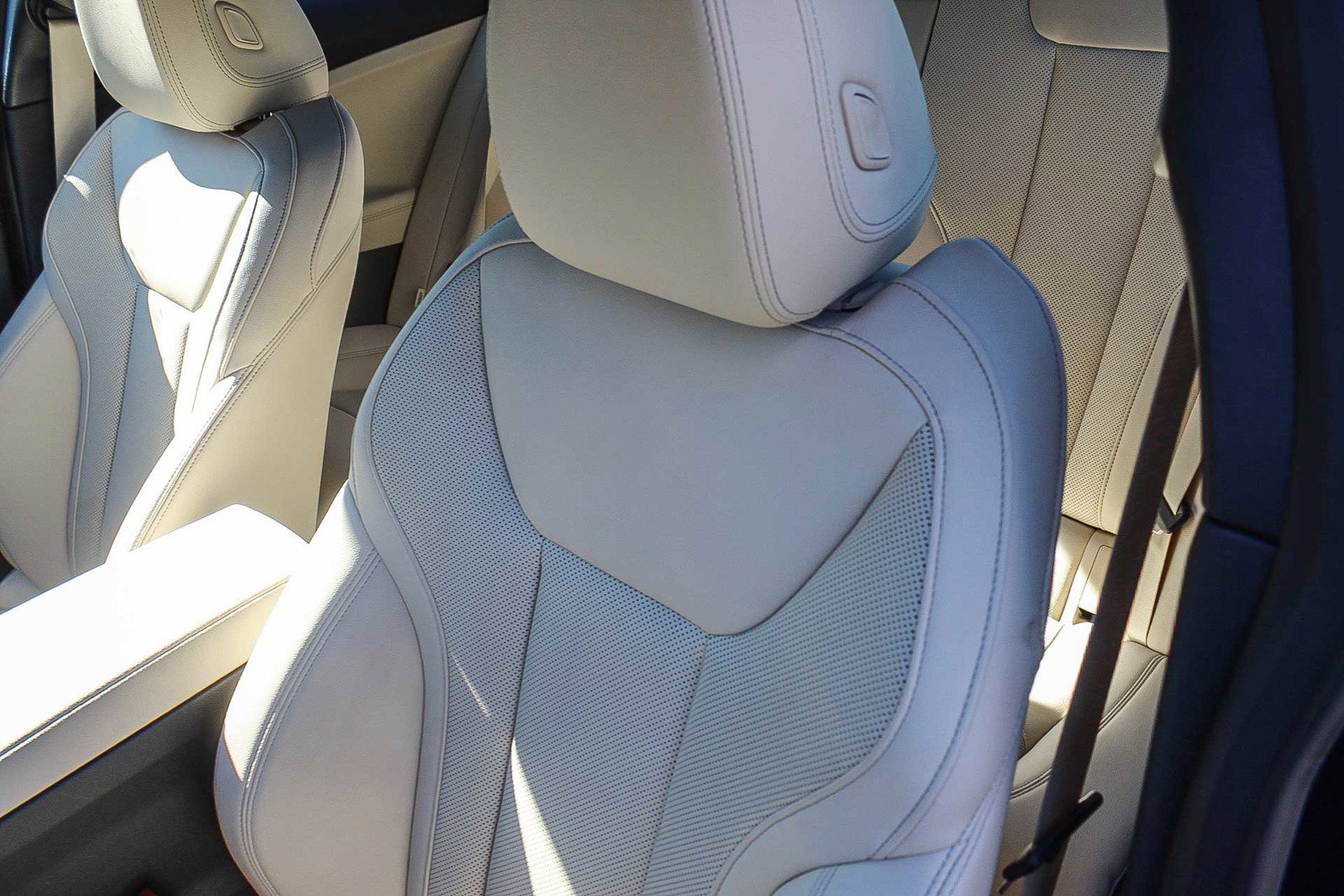 Used 2025 BMW M240i xDrive Coupe image 25