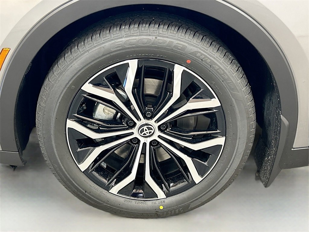 New 2026 Toyota Crown XLE image 28