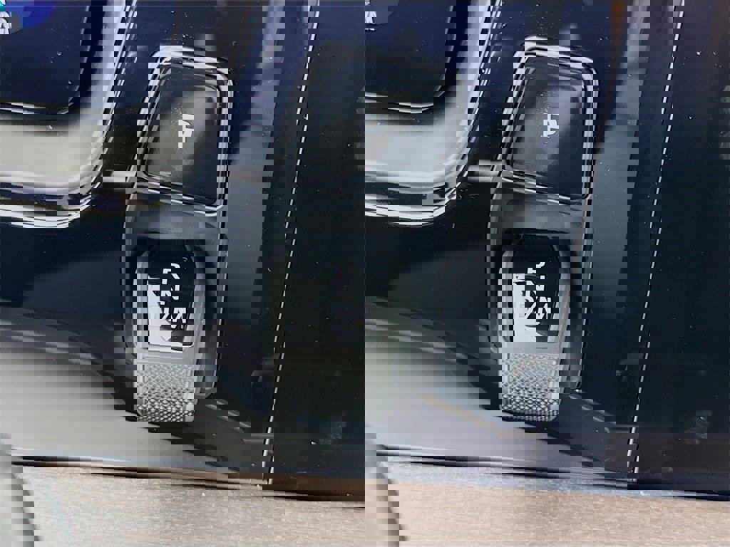 New 2026 Porsche Cayenne GTS image 21