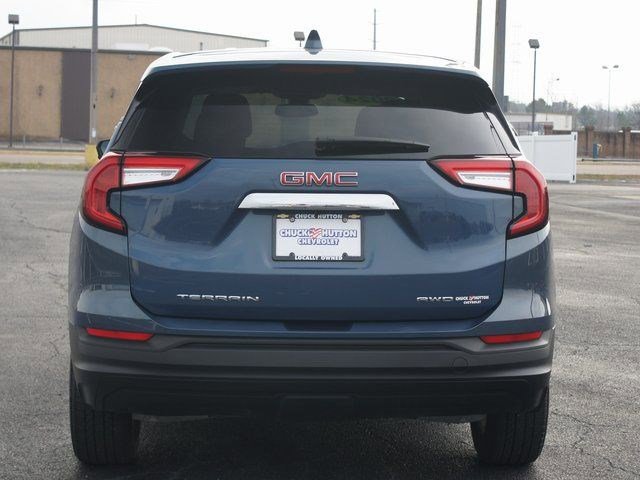 Certified 2024 GMC Terrain SLE image 3