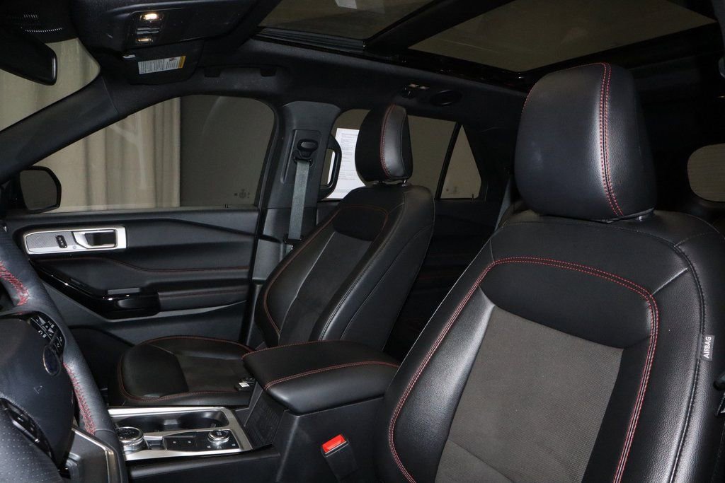 Certified 2024 Ford Explorer ST-Line w/ Class IV Trailer Tow Package image 26