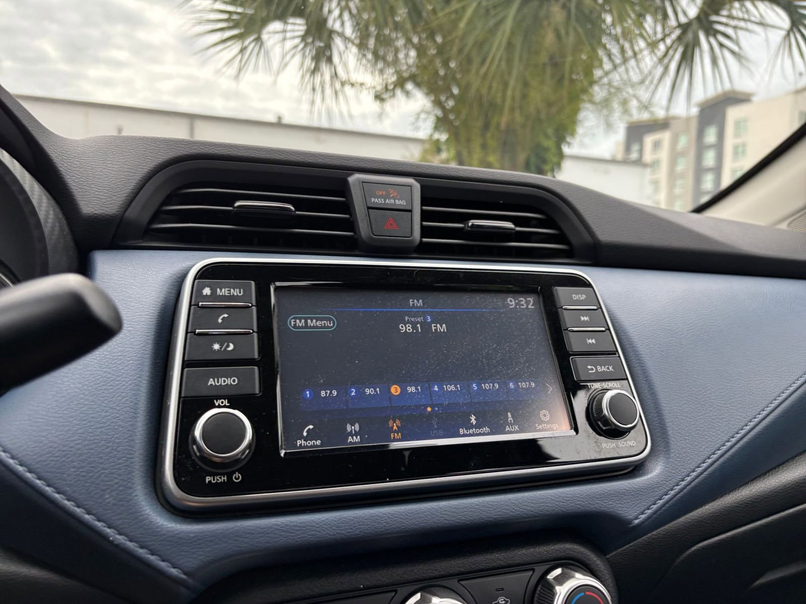 Used 2025 Nissan Versa SV FWD image 20