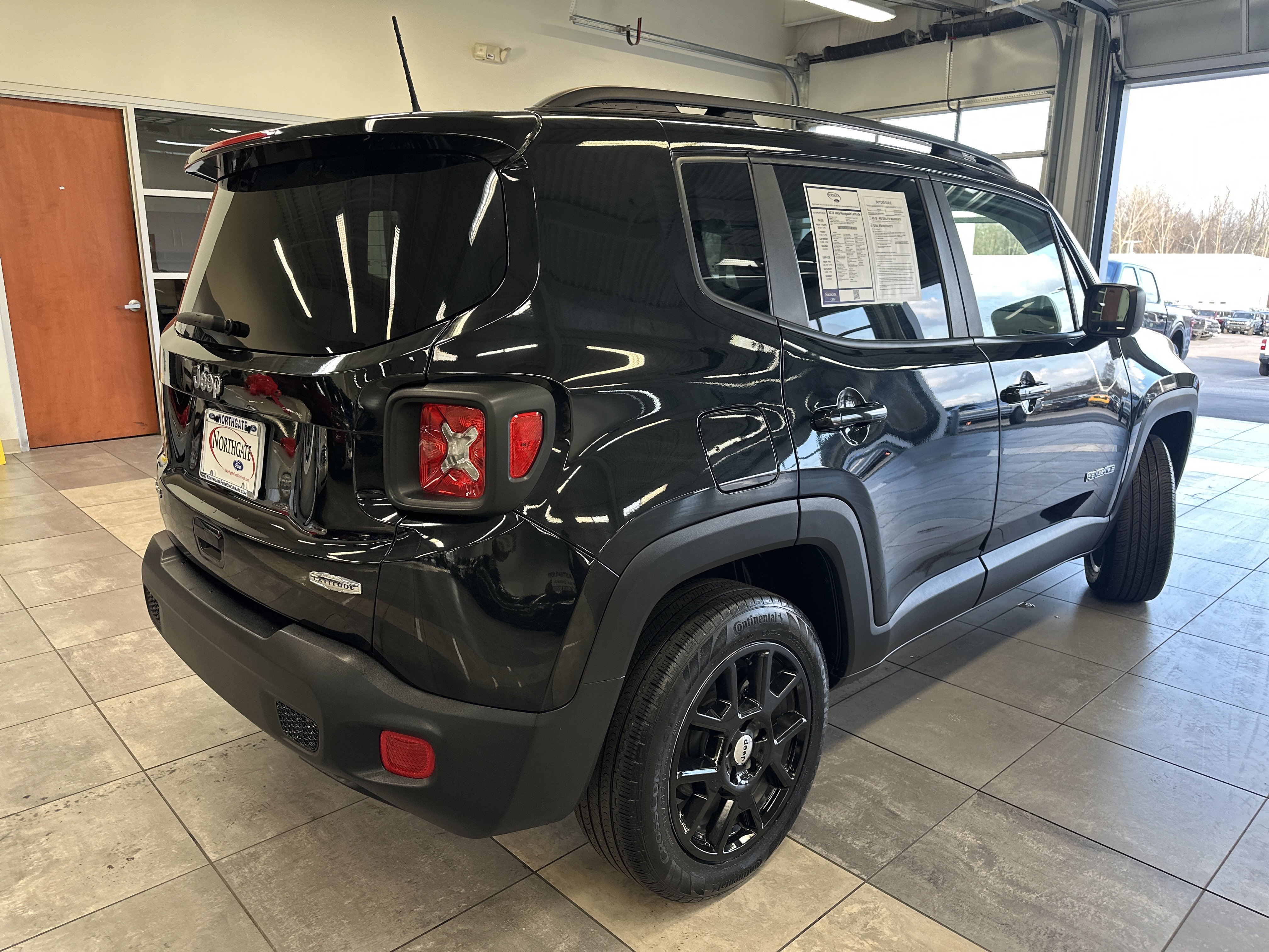 Used 2022 Jeep Renegade Latitude w/ Convenience Group image 12