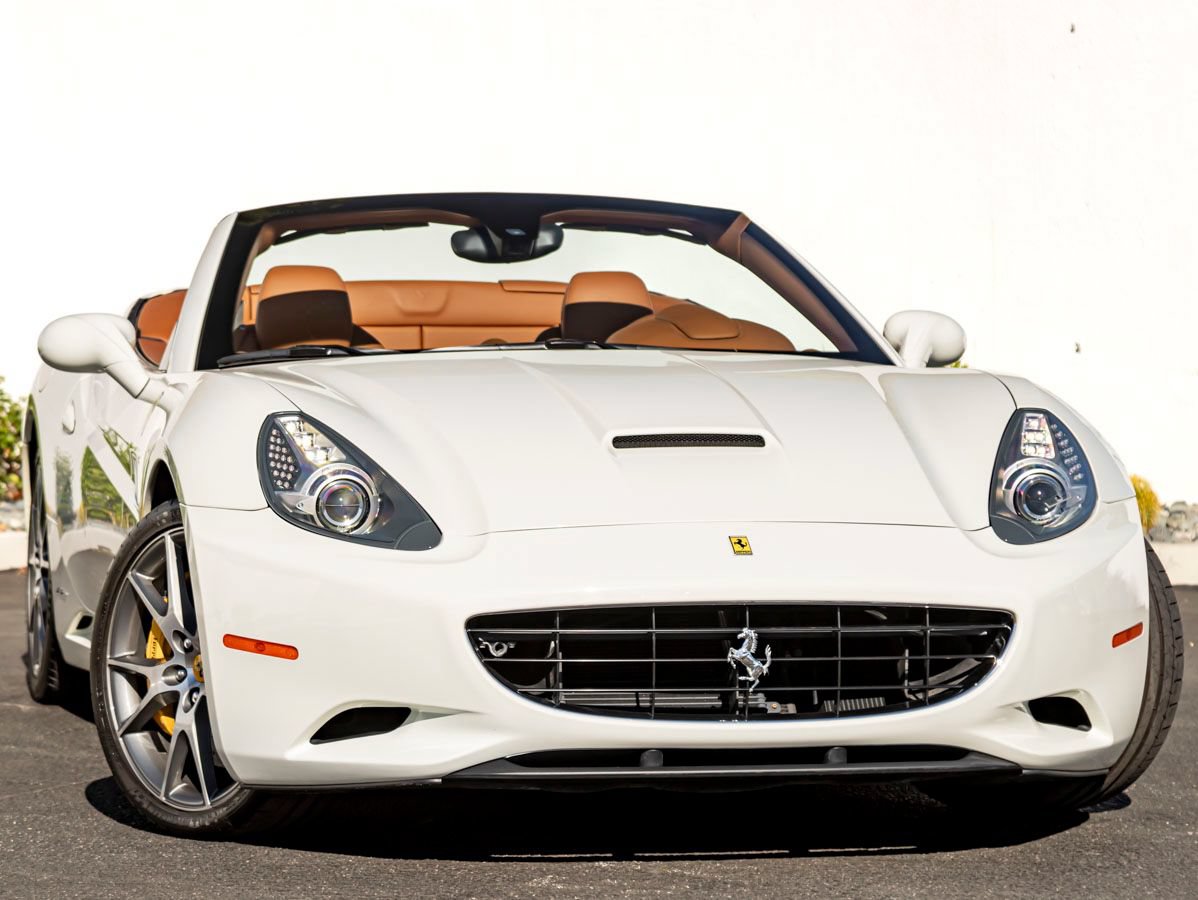 Used 2010 Ferrari California RWD image 5