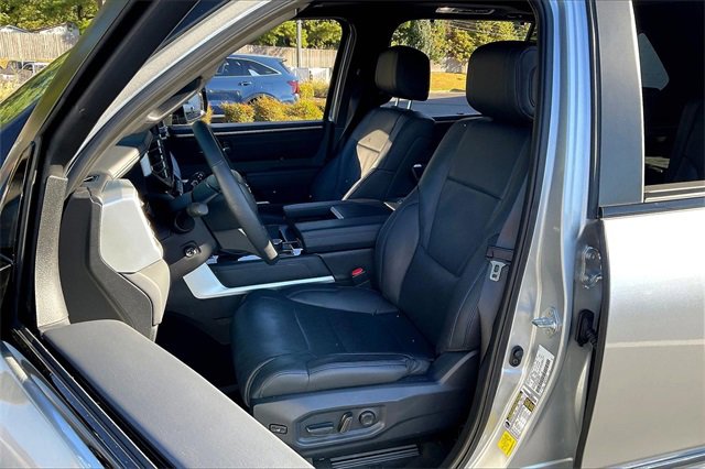 Used 2025 Toyota Sequoia Platinum image 25