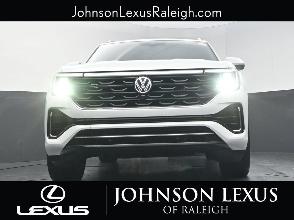 Used 2025 Volkswagen Atlas Cross Sport SEL Premium R-Line AWD/4WD image 17