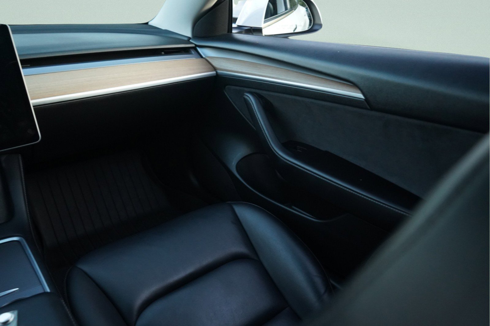 Used 2021 Tesla Model 3 Standard Range Plus image 50