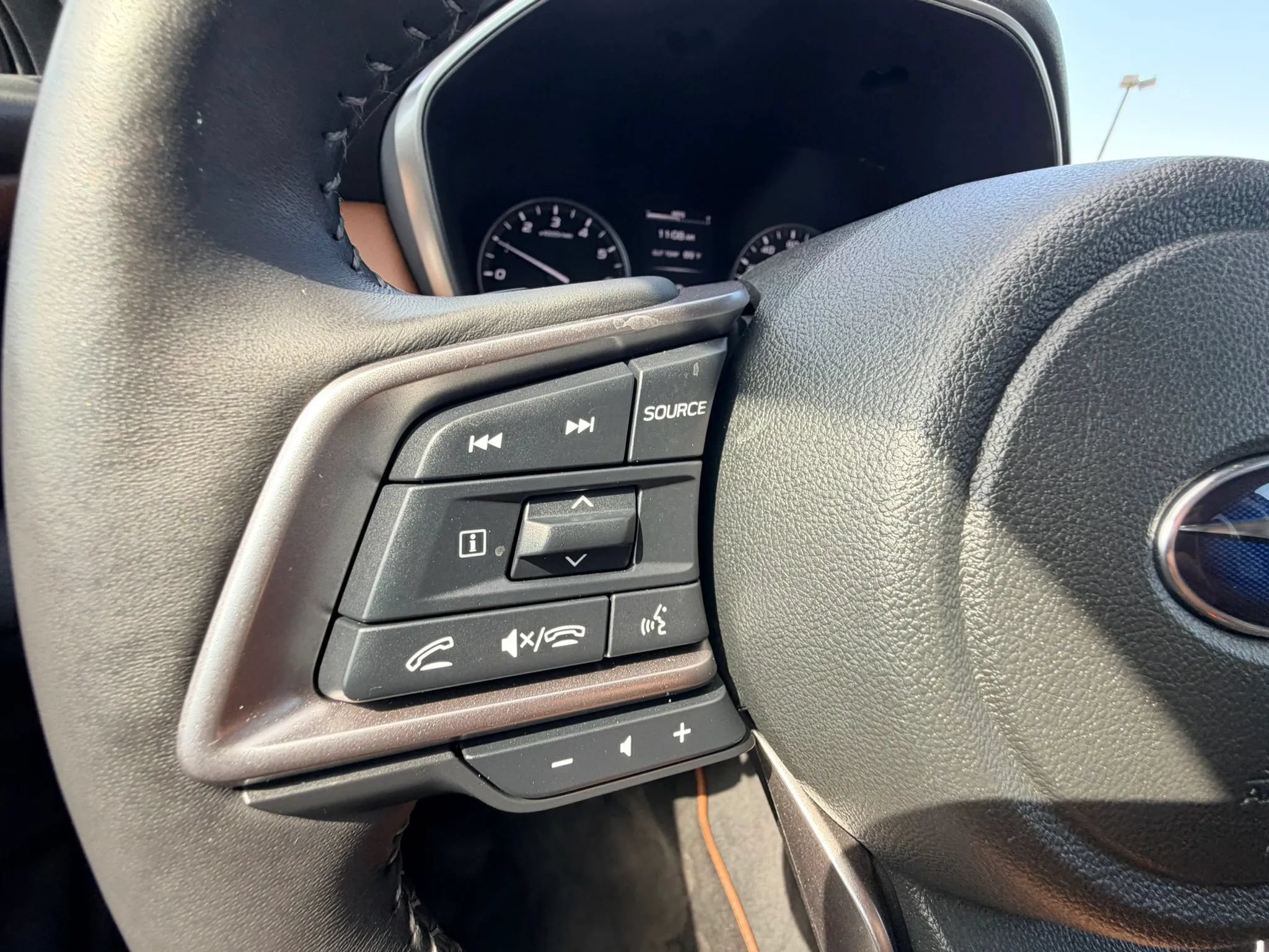 Used 2023 Subaru Outback Touring AWD/4WD image 13