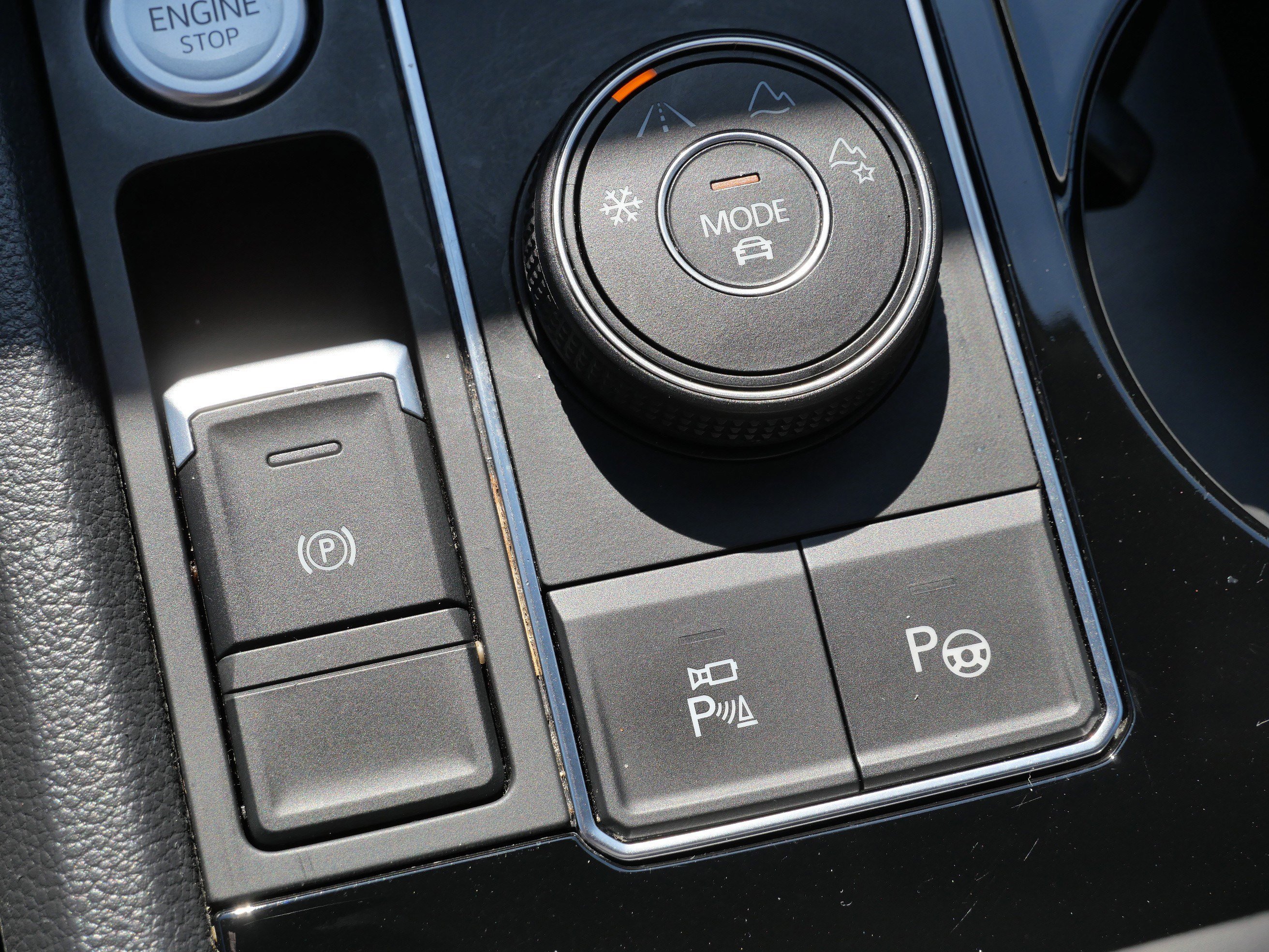 Used 2021 Volkswagen Atlas SEL Premium image 28