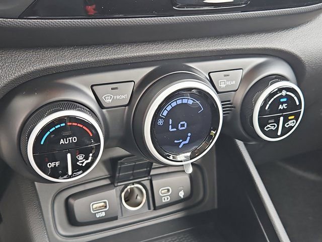 New 2025 Hyundai Venue Limited image 25