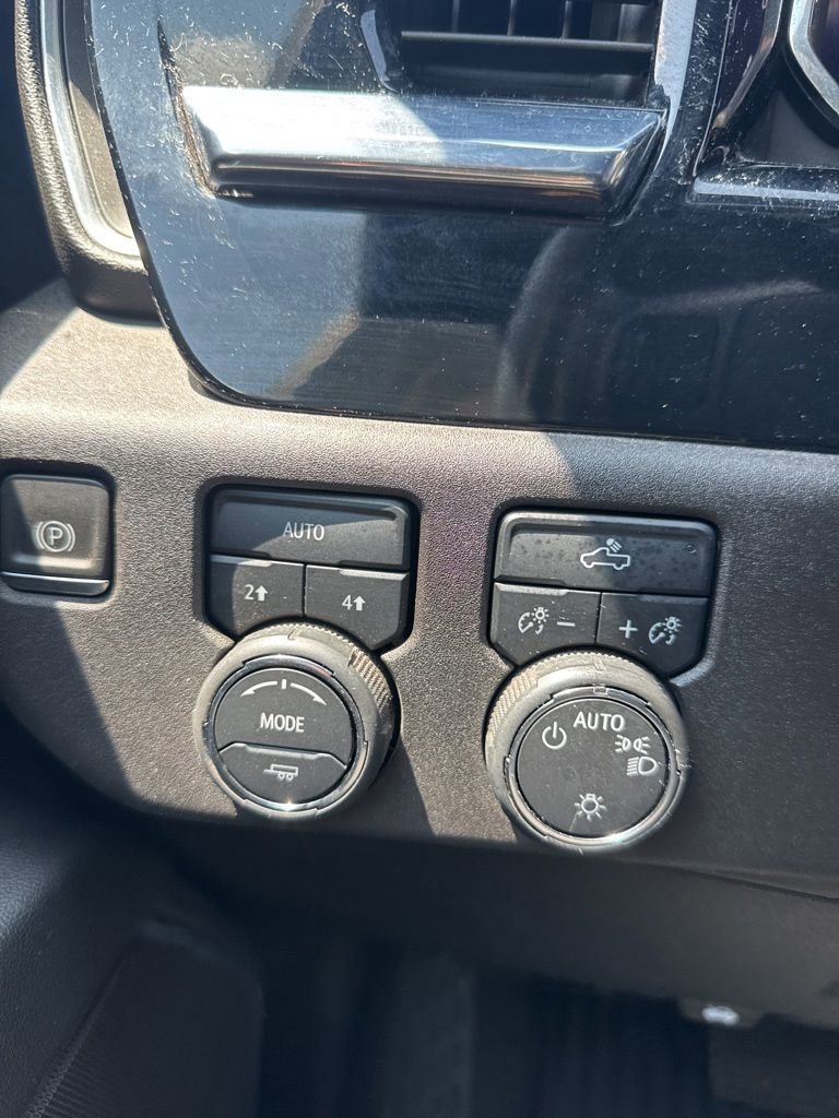 Used 2024 Chevrolet Silverado 1500 LT w/ Convenience Package II AWD/4WD image 19