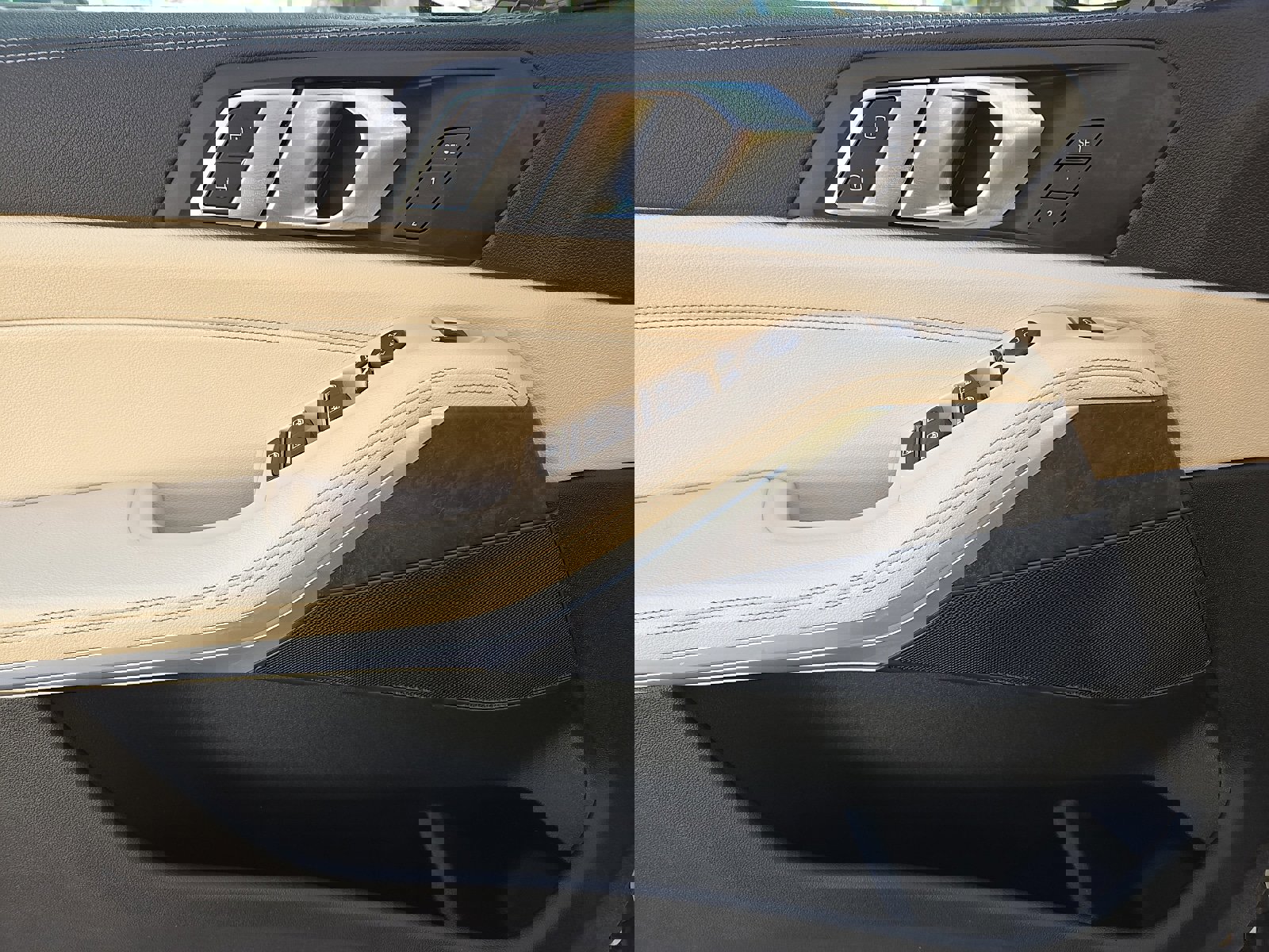 Used 2022 BMW X5 xDrive40i w/ Premium Package image 13