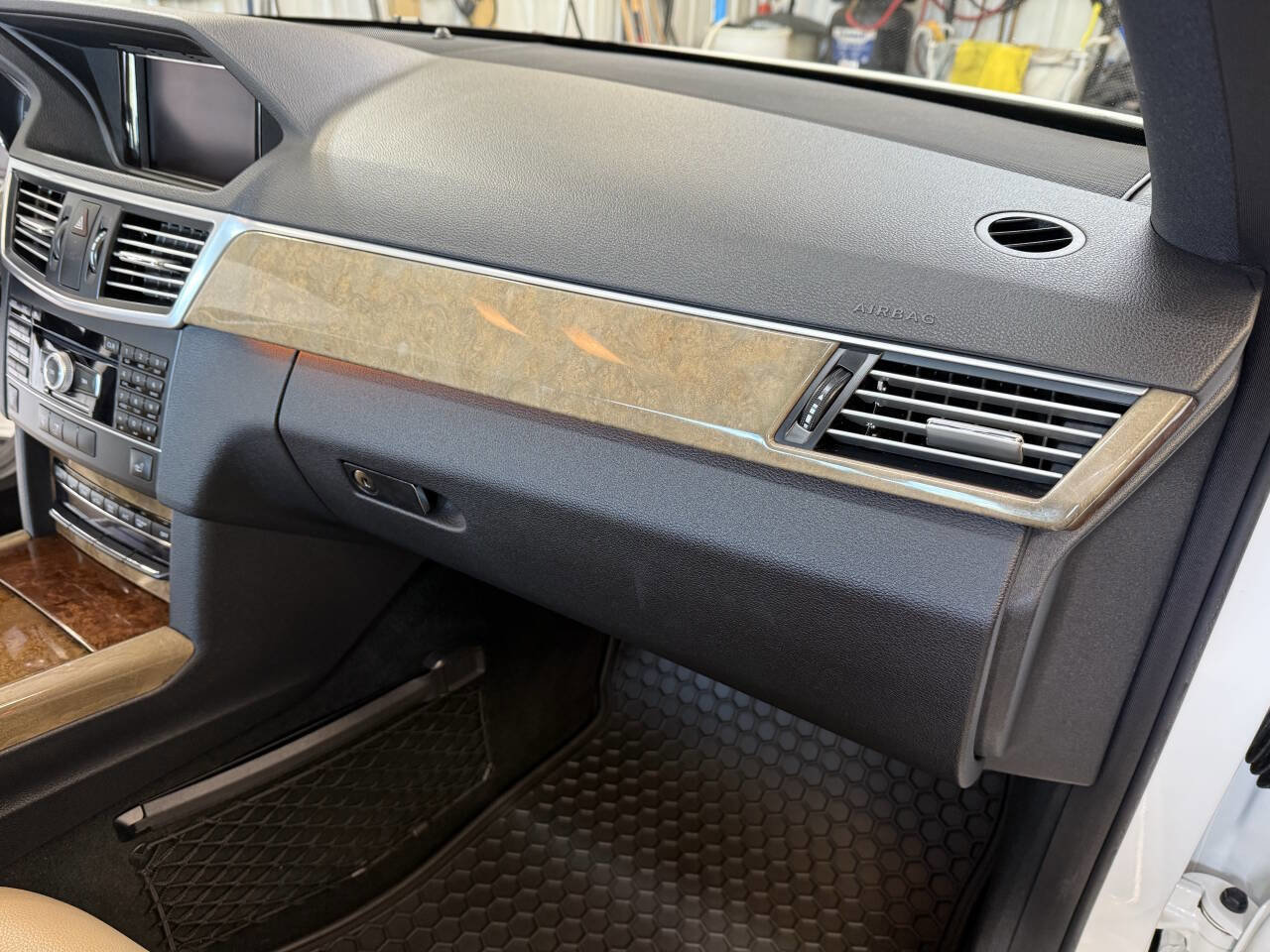 Used 2011 Mercedes-Benz E 350 Sedan image 33