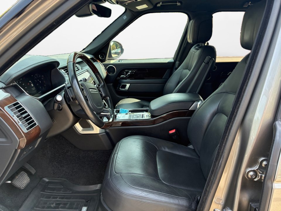 Used 2019 Land Rover Range Rover Supercharged AWD/4WD image 9