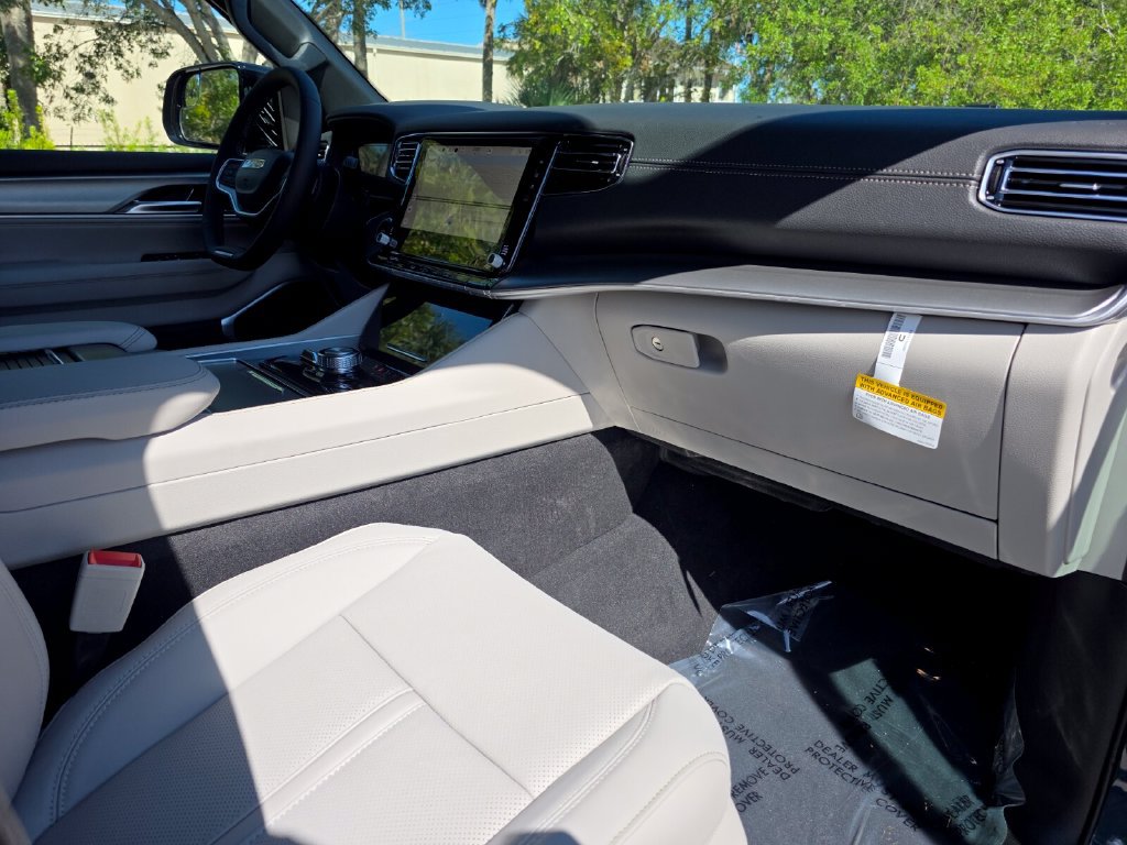 New 2027 Jeep Grand Wagoneer 4WD image 14