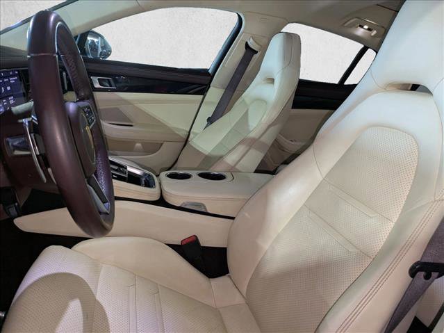 Used 2020 Porsche Panamera image 19