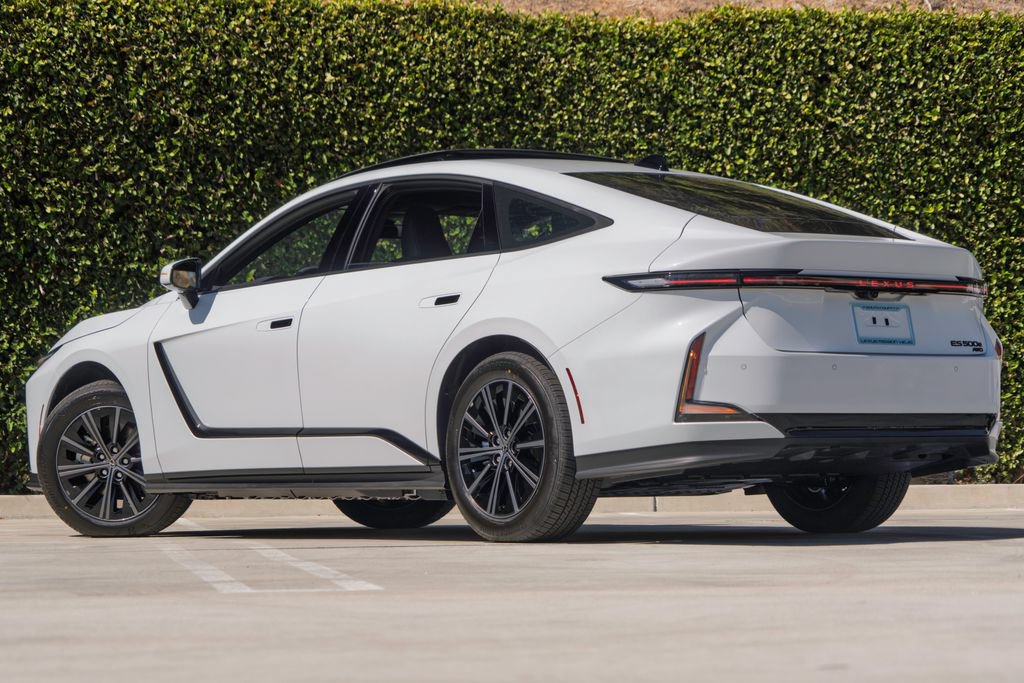 New 2026 Lexus ES 500e AWD/4WD image 2