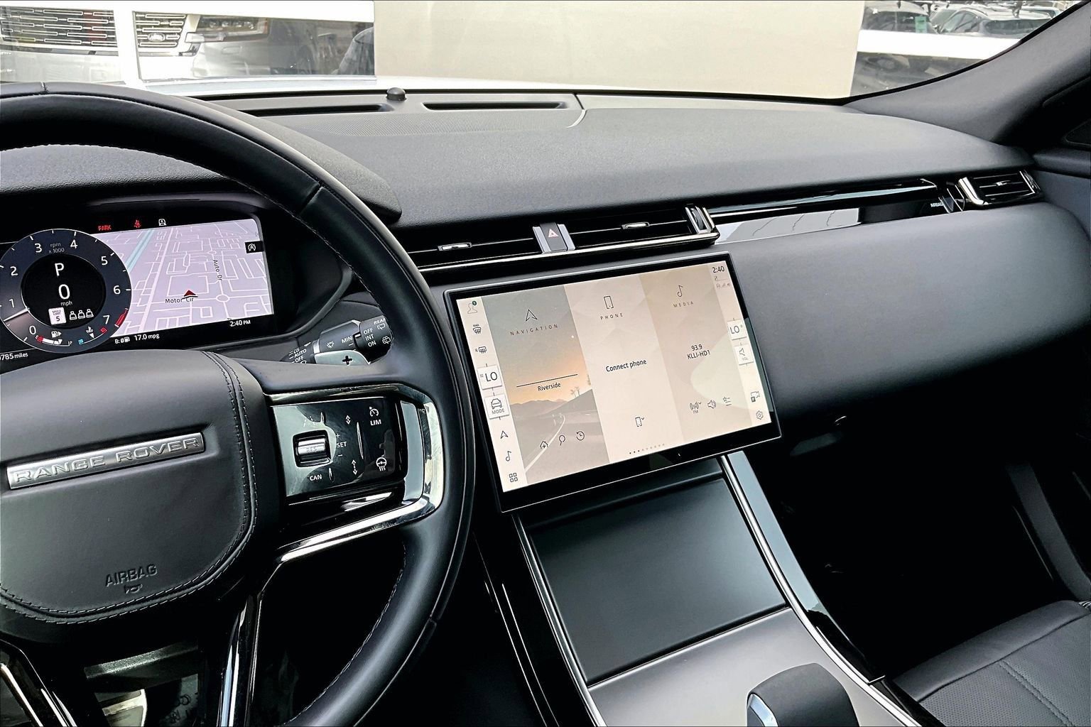 Certified 2025 Land Rover Range Rover Velar Dynamic SE image 6