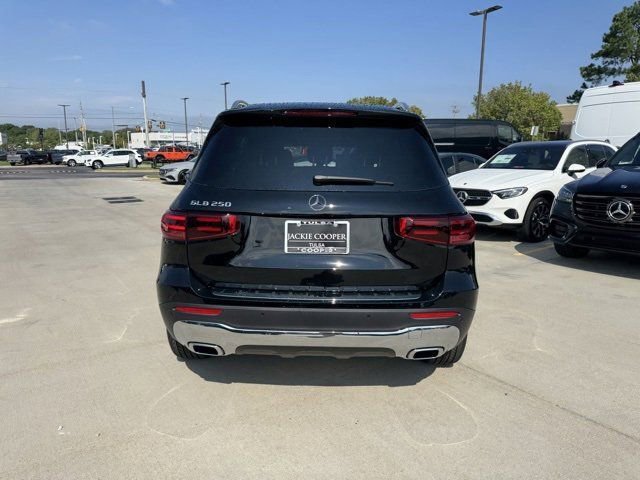 New 2025 Mercedes-Benz GLB 250 image 6