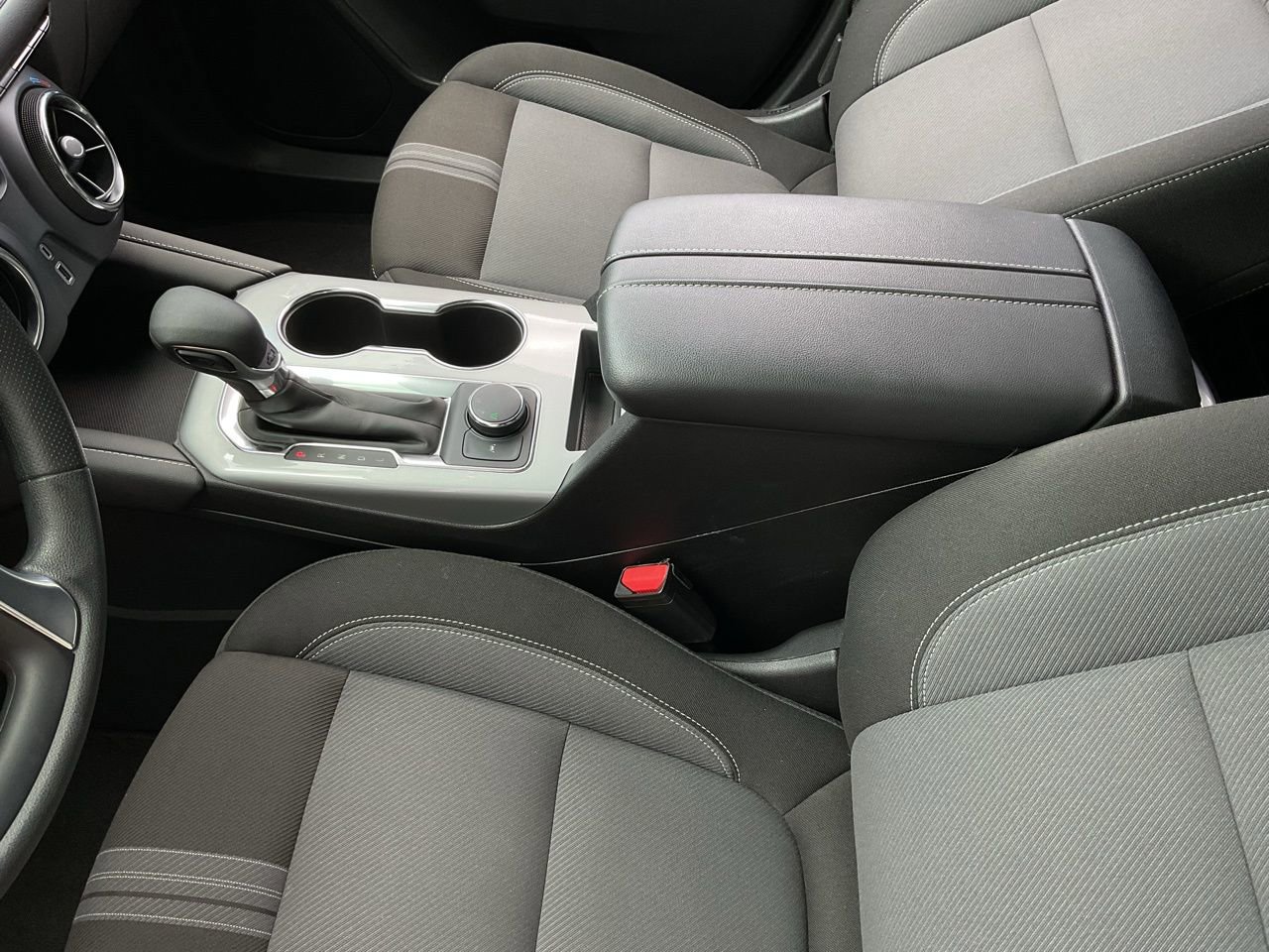 Used 2025 Chevrolet Blazer LT image 36