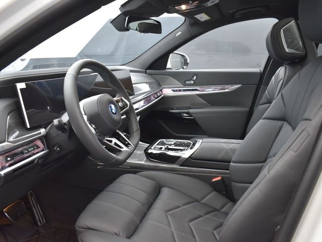 Certified 2024 BMW 750e xDrive w/ Executive Package AWD/4WD image 4