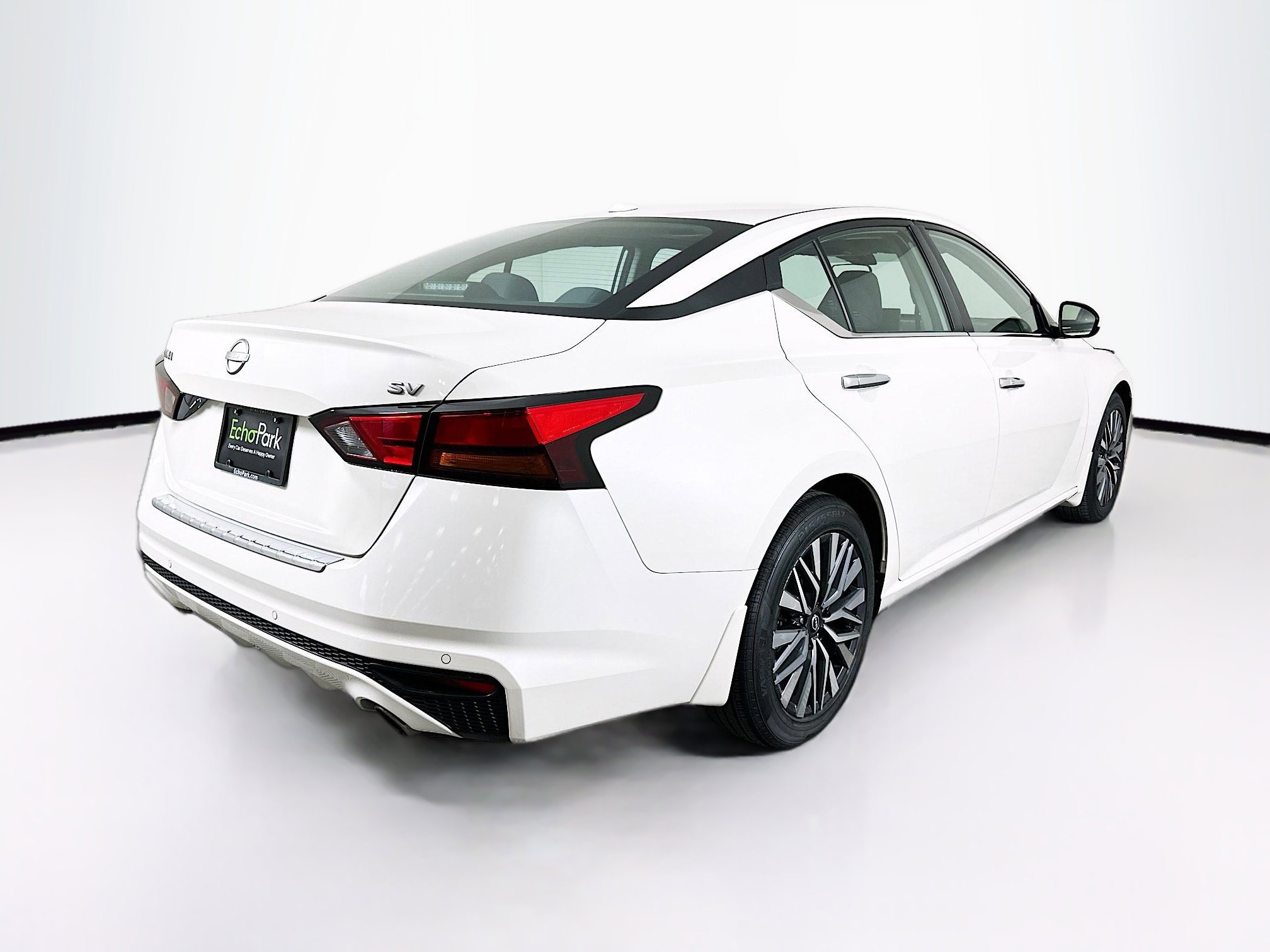 Used 2023 Nissan Altima 2.5 SV w/ SV Premium Package FWD image 9