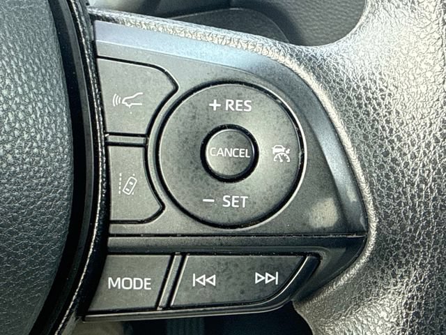 Used 2021 Toyota RAV4 LE AWD/4WD image 26