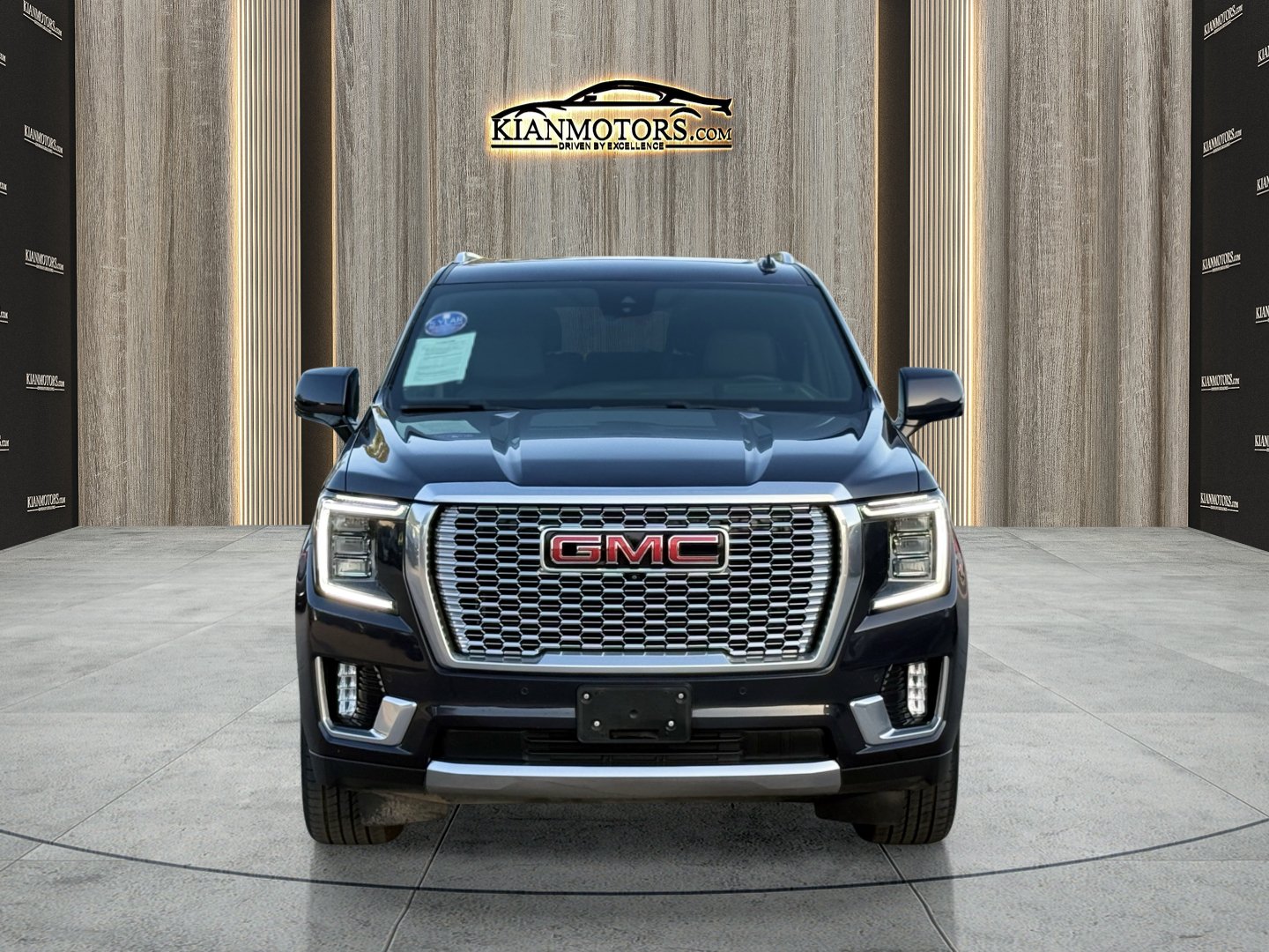 Used 2023 GMC Yukon Denali AWD/4WD image 2