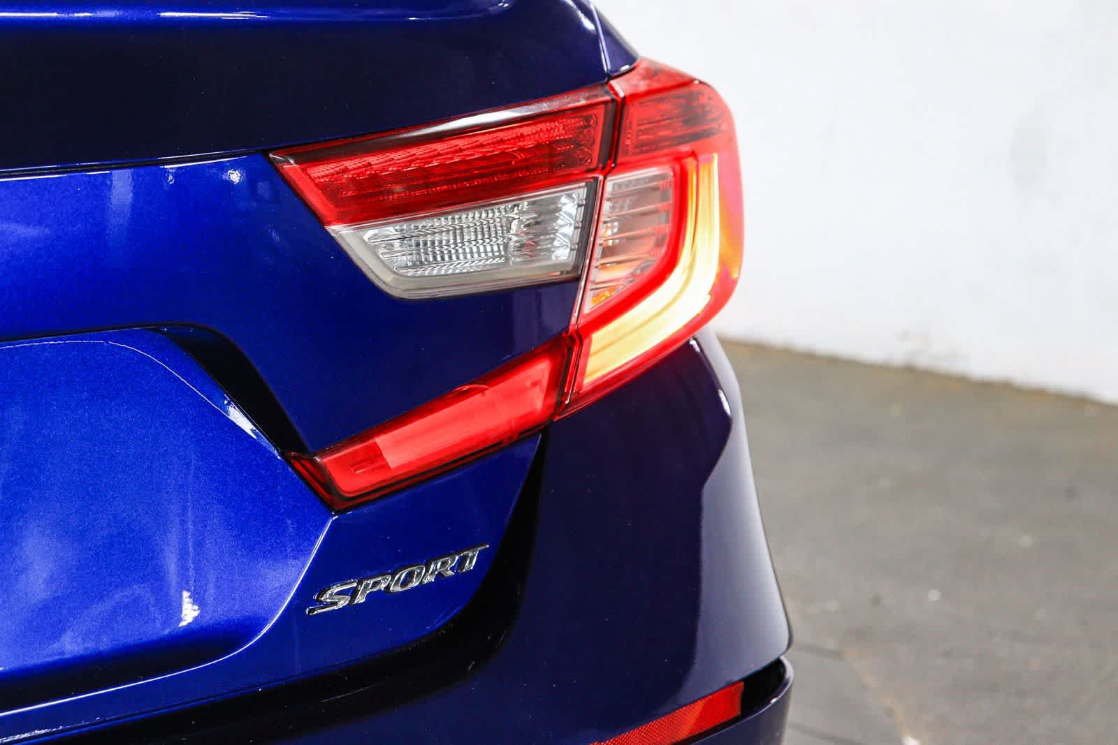 Used 2018 Honda Accord Sport image 12