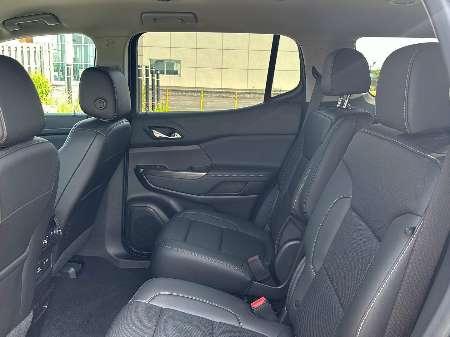 Used 2023 GMC Acadia SLT w/ LPO, Floor Liner Package AWD/4WD image 35