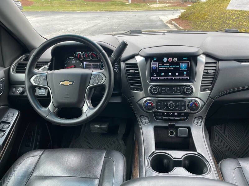 Used 2015 Chevrolet Tahoe LT image 3