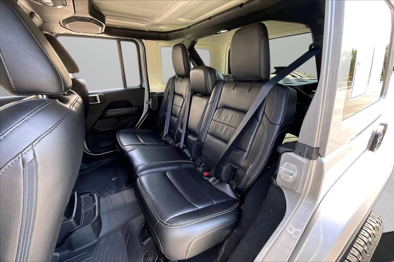 Certified 2018 Jeep Wrangler Unlimited Sahara AWD/4WD image 23