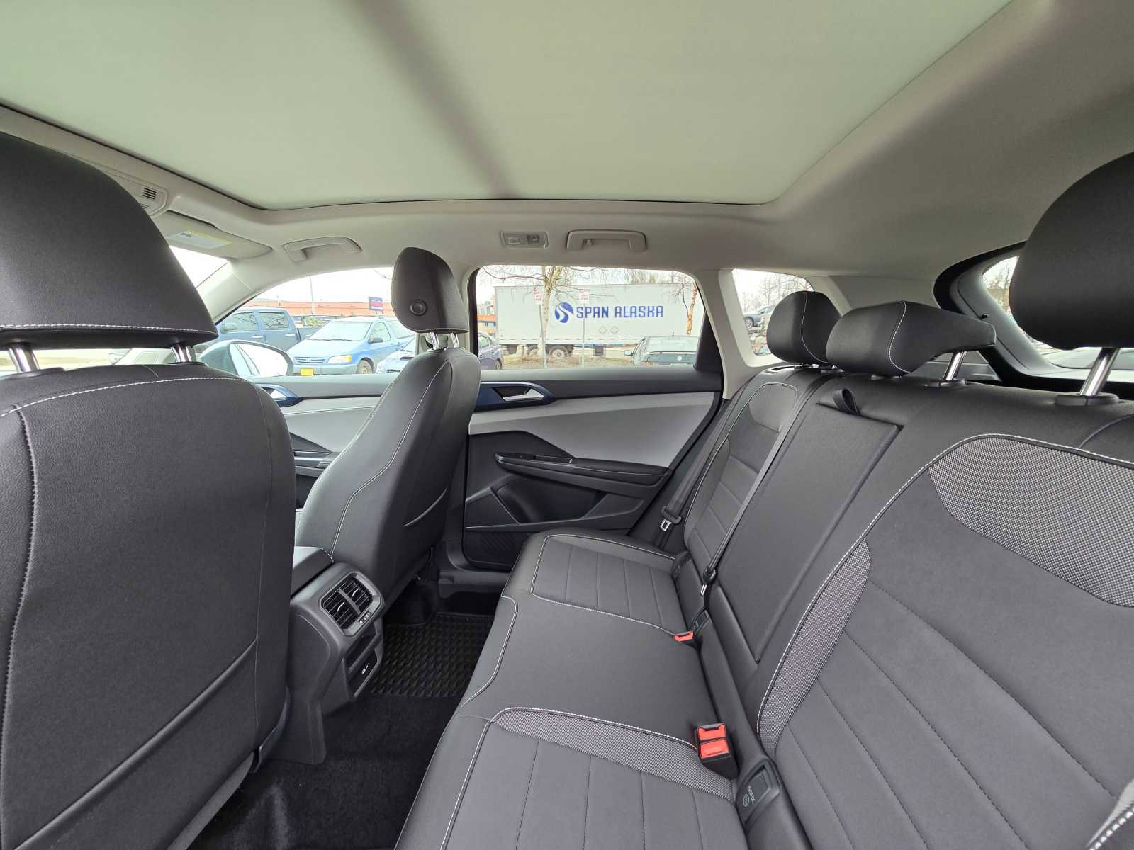 New 2024 Volkswagen Taos SE image 19