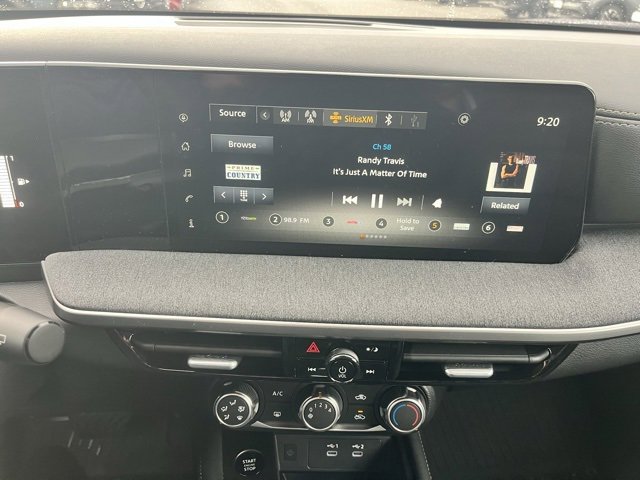 Certified 2025 Nissan Kicks SV image 18