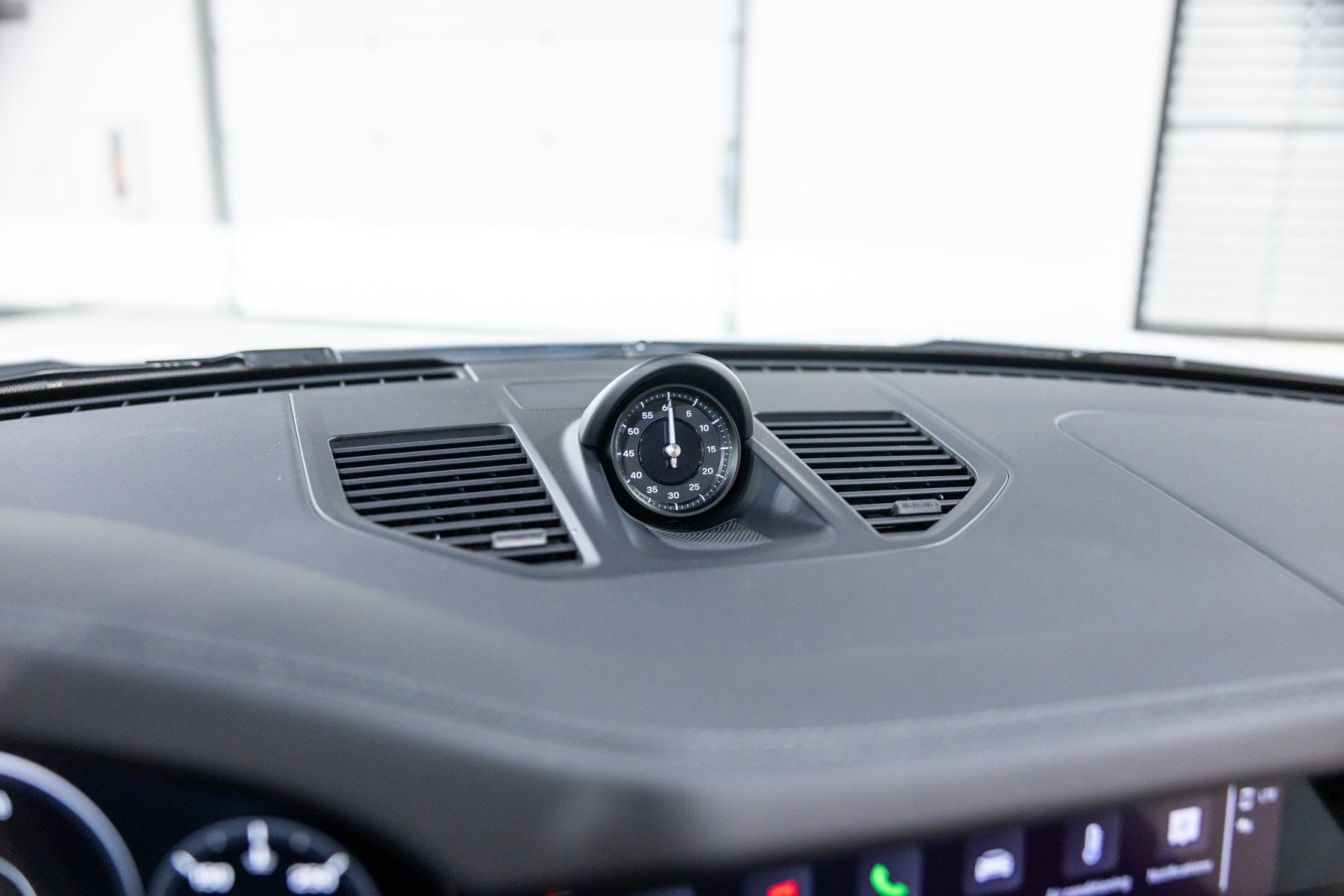 Used 2024 Porsche 911 Targa 4S w/ Premium Package image 46