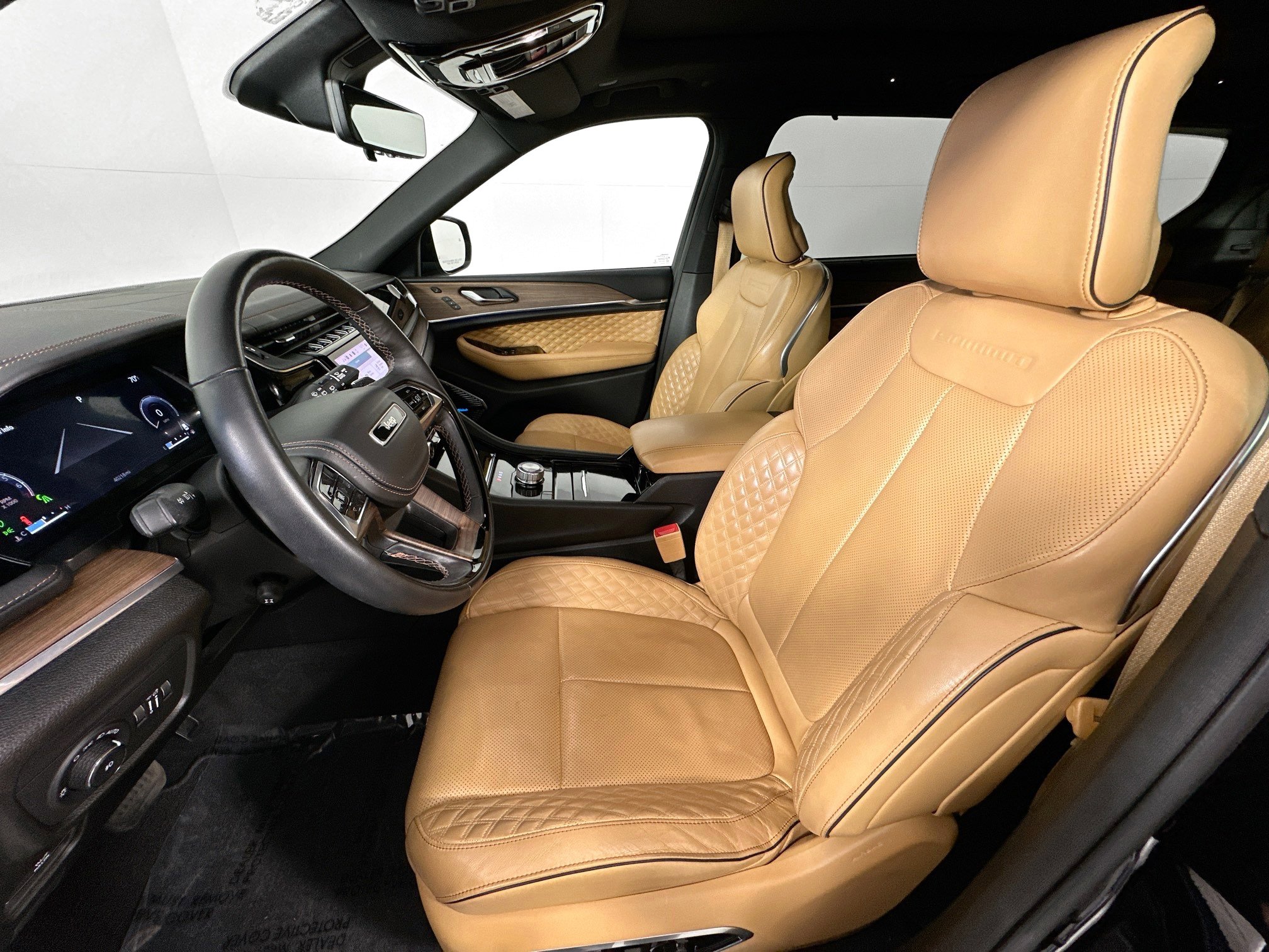 Used 2023 Jeep Grand Cherokee L Summit w/ Advanced Protech Group IV image 22