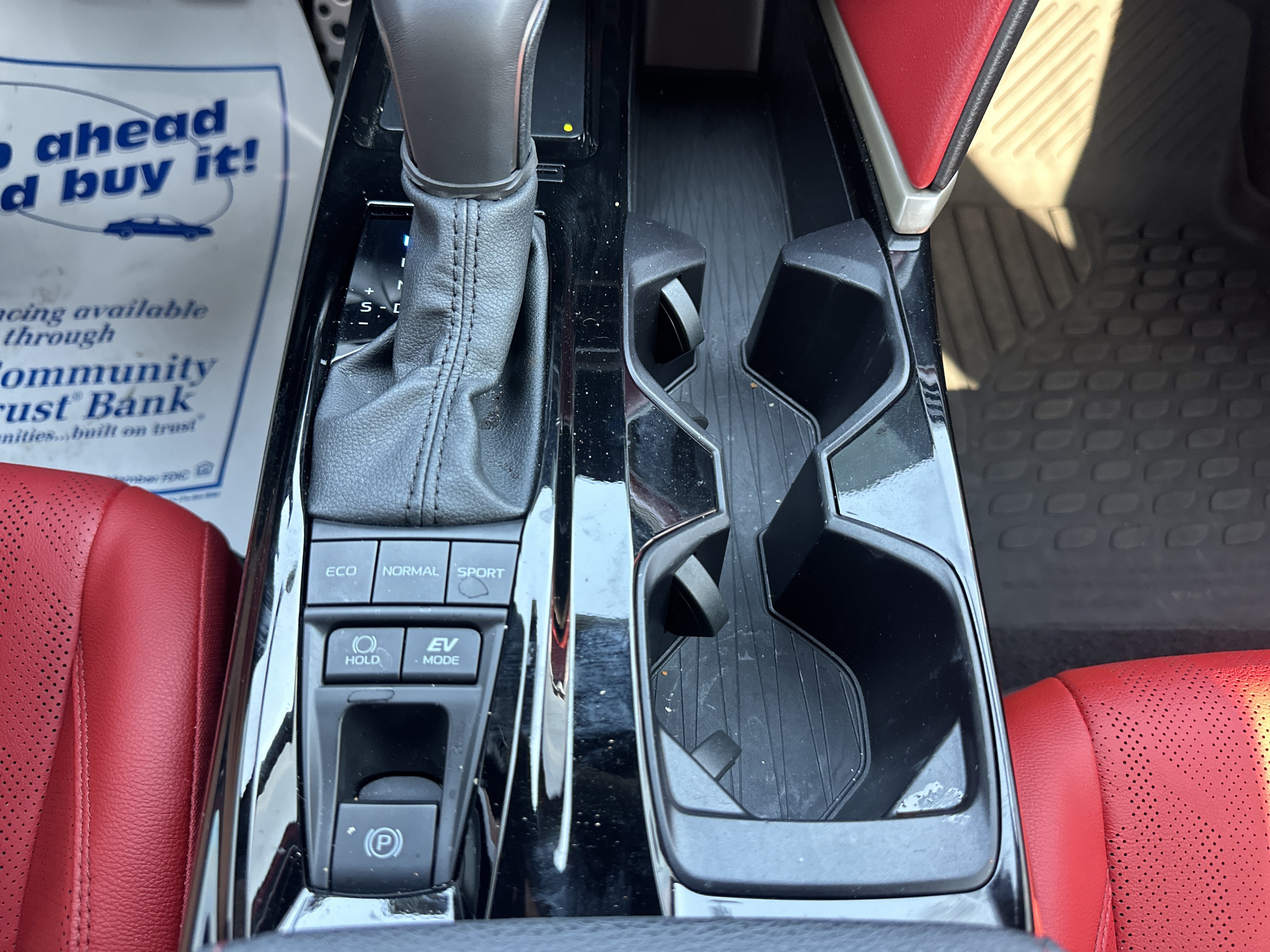 Used 2025 Toyota Camry XSE AWD/4WD image 18
