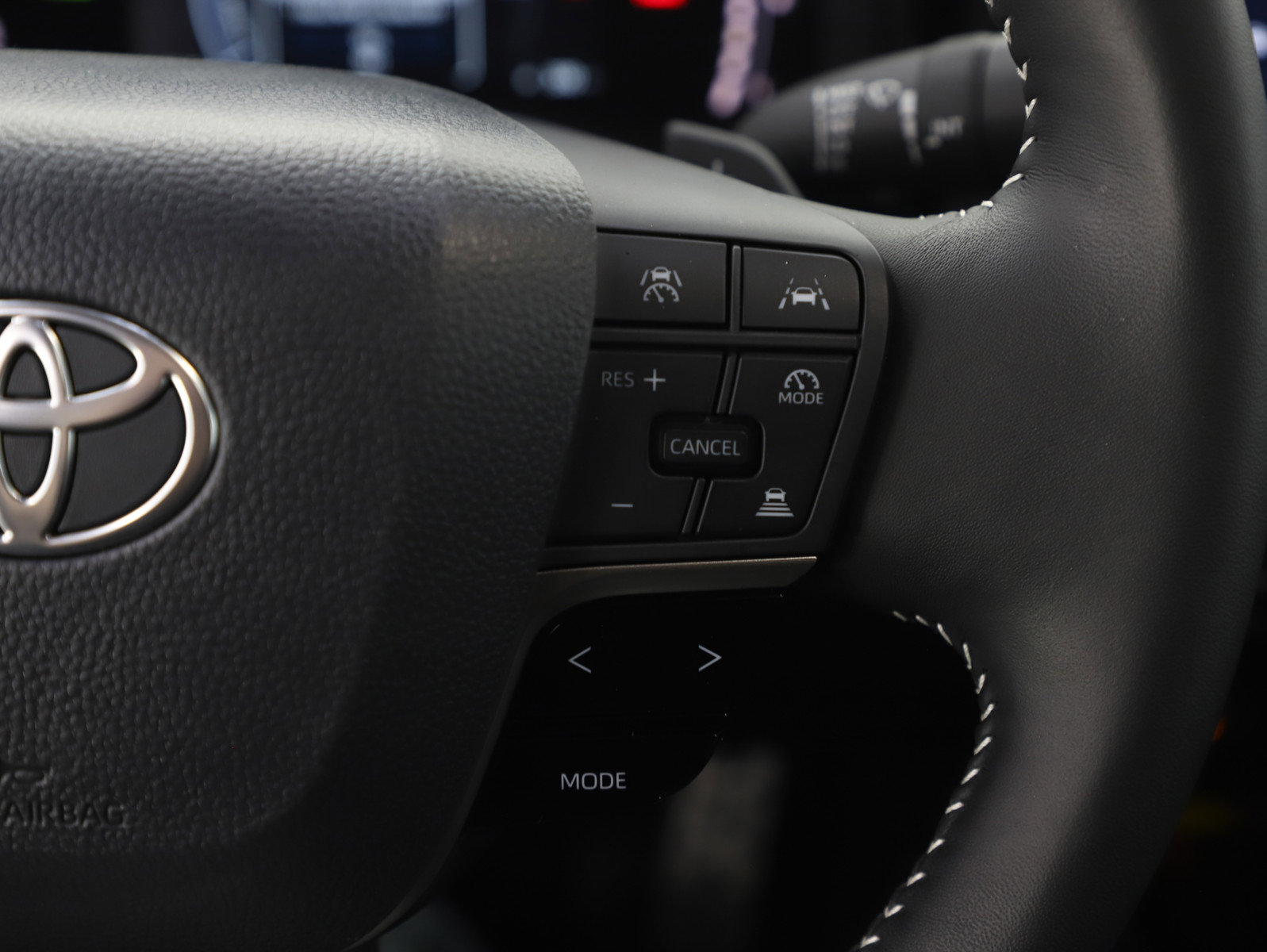 Used 2026 Toyota Camry SE w/ Multimedia Upgrade Package image 25